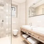 Apartment Center-apartment - Im Stadtzentrum In Perfekter Lage & Balkon Innsbruck