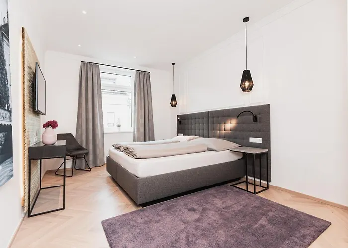 Center-apartment - Im Stadtzentrum In Perfekter Lage & Balkon * 因斯布鲁克