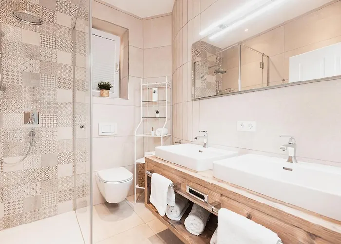 Center-apartment - Im Stadtzentrum In Perfekter Lage & Balkon Appartamento Innsbruck