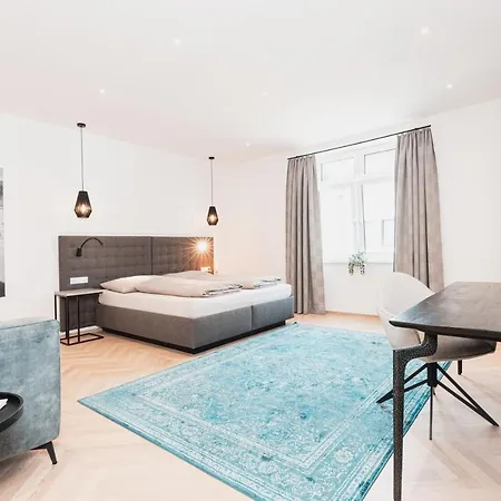 Apartment Center-apartment - Im Stadtzentrum In Perfekter Lage & Balkon *